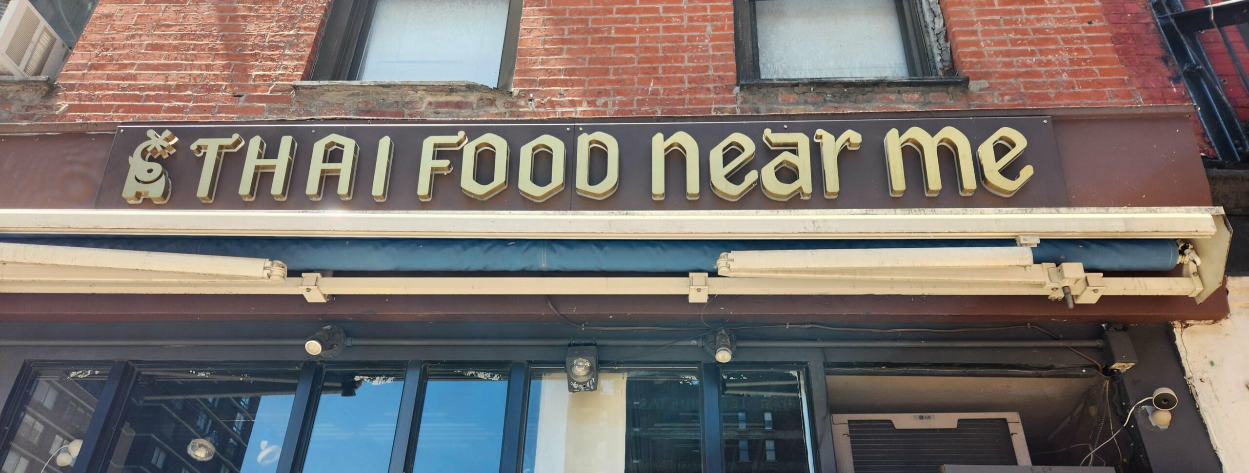 A restaurant called 'Thai Food Near Me.'